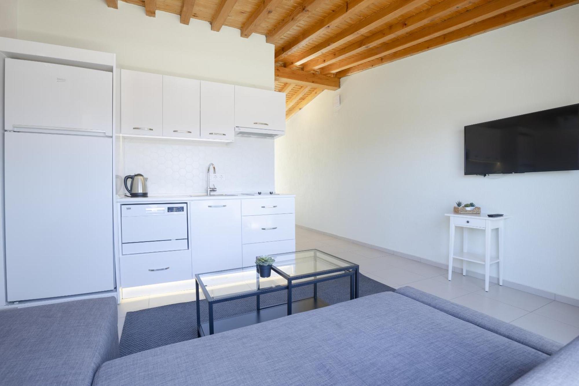 Aegean Apartments - Marina & Chios Island View Cesme Exterior photo