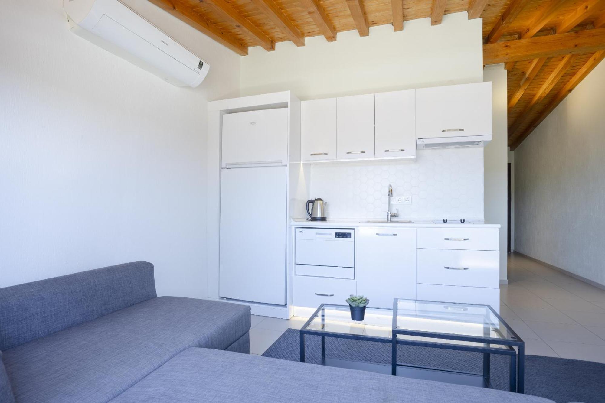 Aegean Apartments - Marina & Chios Island View Cesme Exterior photo